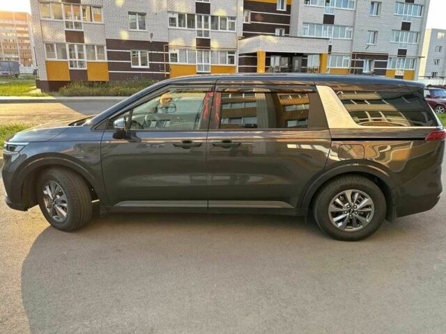 Серый Киа Карнивал, объемом двигателя 2.2 л и пробегом 153 тыс. км за 25000 $, фото 3 на Automoto.ua