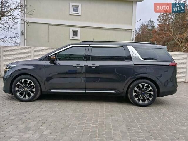 Серый Киа Карнивал, объемом двигателя 2.15 л и пробегом 90 тыс. км за 48000 $, фото 1 на Automoto.ua