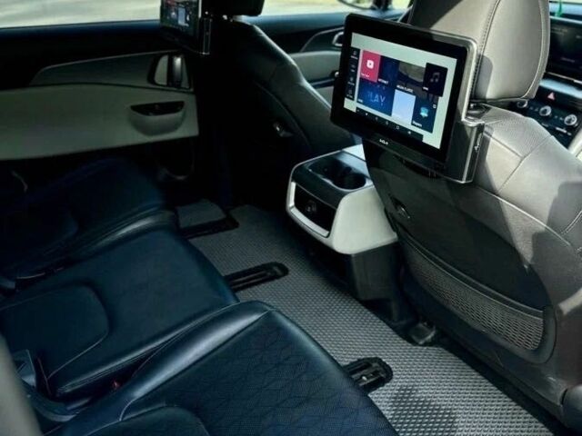 Серый Киа Карнивал, объемом двигателя 2.2 л и пробегом 78 тыс. км за 24900 $, фото 9 на Automoto.ua