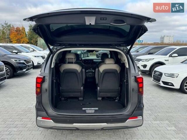 Серый Киа Карнивал, объемом двигателя 2.2 л и пробегом 12 тыс. км за 57000 $, фото 11 на Automoto.ua