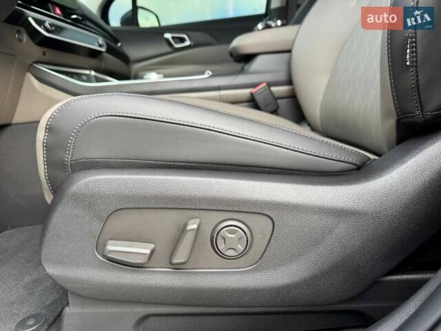 Серый Киа Карнивал, объемом двигателя 2.2 л и пробегом 12 тыс. км за 57000 $, фото 31 на Automoto.ua