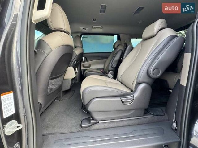 Серый Киа Карнивал, объемом двигателя 2.2 л и пробегом 12 тыс. км за 57000 $, фото 34 на Automoto.ua