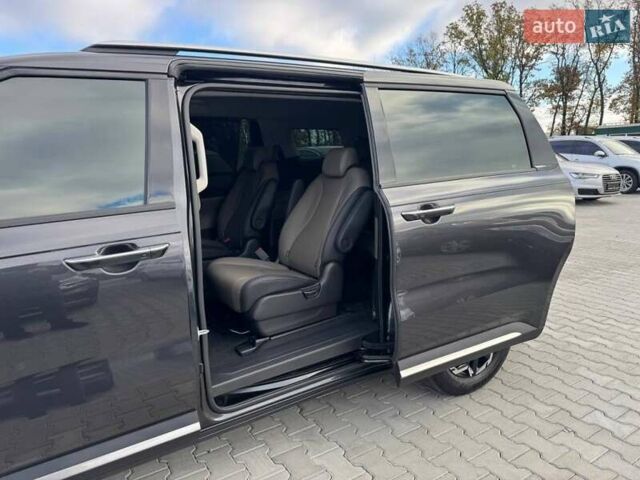 Серый Киа Карнивал, объемом двигателя 2.2 л и пробегом 12 тыс. км за 57000 $, фото 10 на Automoto.ua