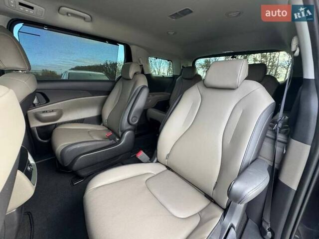 Серый Киа Карнивал, объемом двигателя 2.2 л и пробегом 12 тыс. км за 57000 $, фото 33 на Automoto.ua