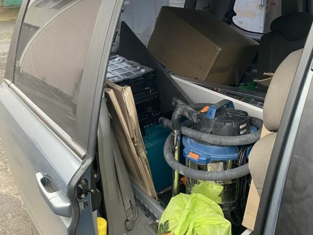 Серый Киа Карнивал, объемом двигателя 2.7 л и пробегом 365 тыс. км за 6500 $, фото 6 на Automoto.ua