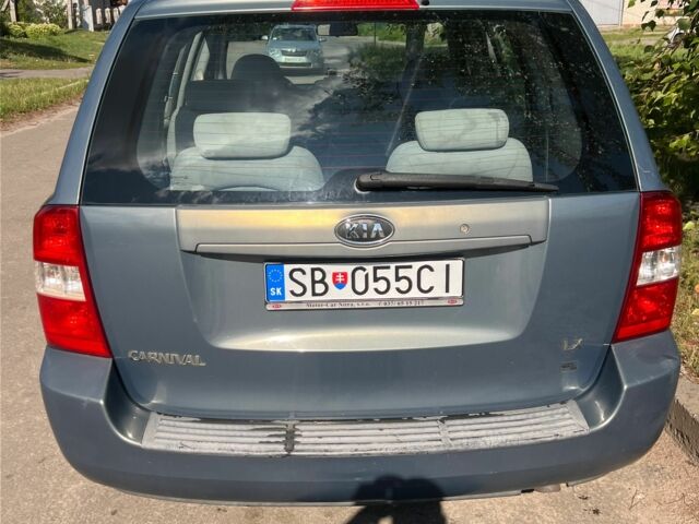 Синий Киа Карнивал, объемом двигателя 2.9 л и пробегом 350 тыс. км за 3800 $, фото 3 на Automoto.ua