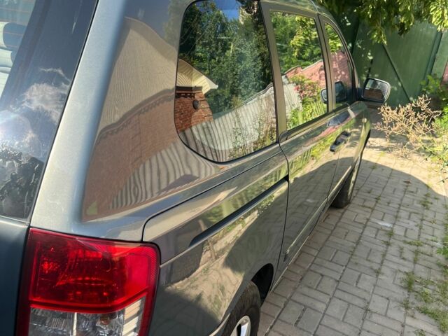 Синий Киа Карнивал, объемом двигателя 2.9 л и пробегом 350 тыс. км за 3800 $, фото 10 на Automoto.ua