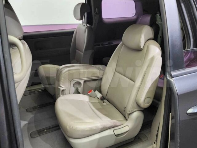 Синій Кіа Карнівал, об'ємом двигуна 2.2 л та пробігом 126 тис. км за 17800 $, фото 9 на Automoto.ua