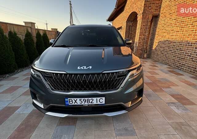 Синий Киа Карнивал, объемом двигателя 2.15 л и пробегом 105 тыс. км за 45500 $, фото 1 на Automoto.ua