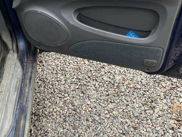 Синий Киа Карнивал, объемом двигателя 2.9 л и пробегом 328 тыс. км за 2300 $, фото 6 на Automoto.ua