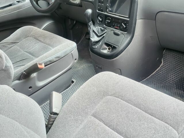 Синий Киа Карнивал, объемом двигателя 2.9 л и пробегом 3 тыс. км за 3400 $, фото 2 на Automoto.ua