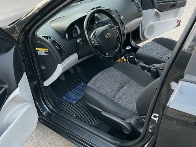 Черный Киа Сид, объемом двигателя 1.59 л и пробегом 238 тыс. км за 6500 $, фото 2 на Automoto.ua