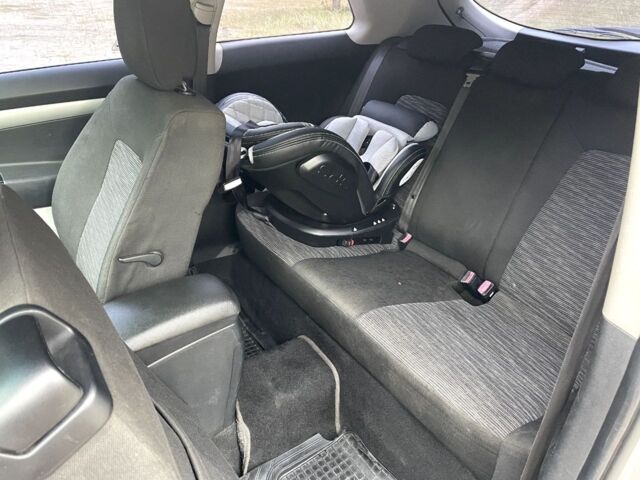 Серый Киа Сид, объемом двигателя 1.59 л и пробегом 0 тыс. км за 5500 $, фото 12 на Automoto.ua