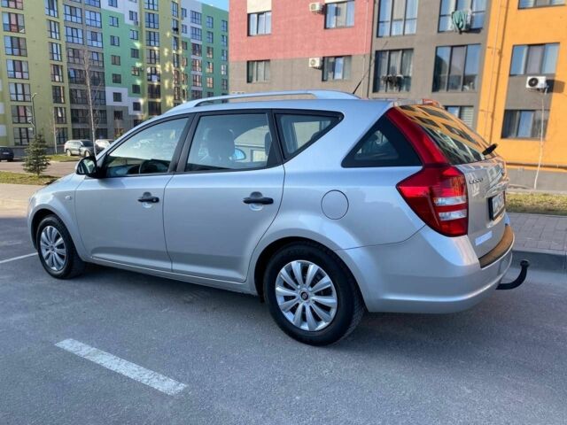 Серый Киа Сид, объемом двигателя 0 л и пробегом 226 тыс. км за 5990 $, фото 4 на Automoto.ua