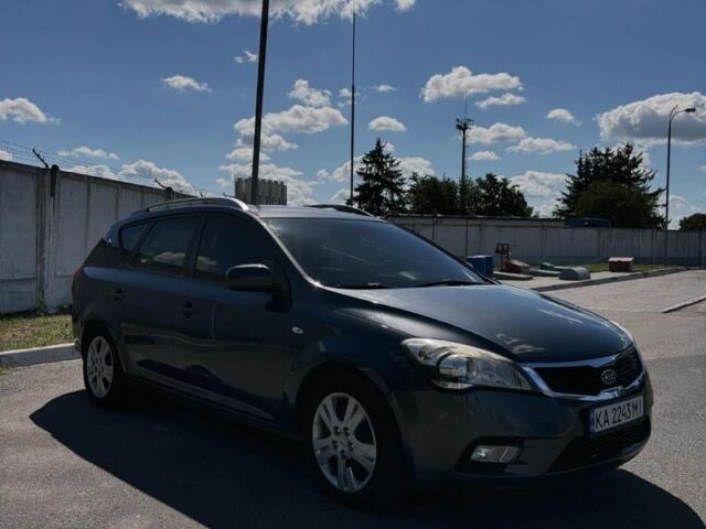 Серый Киа Сид, объемом двигателя 1.4 л и пробегом 200 тыс. км за 6000 $, фото 2 на Automoto.ua