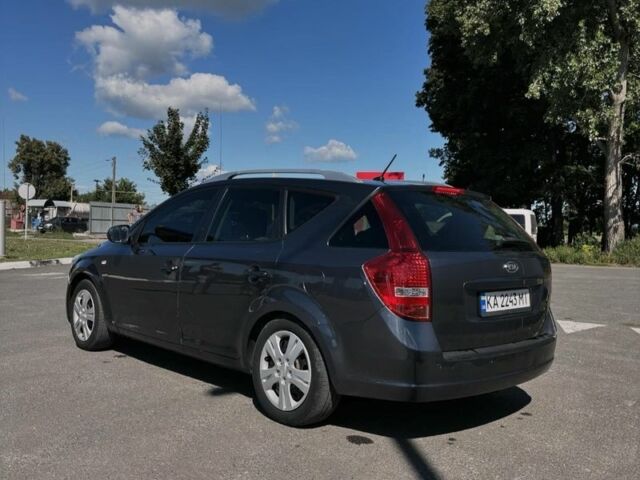Серый Киа Сид, объемом двигателя 1.4 л и пробегом 200 тыс. км за 6000 $, фото 6 на Automoto.ua