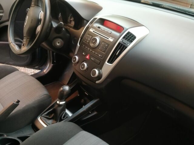 Синий Киа Сид, объемом двигателя 0 л и пробегом 188 тыс. км за 5900 $, фото 3 на Automoto.ua