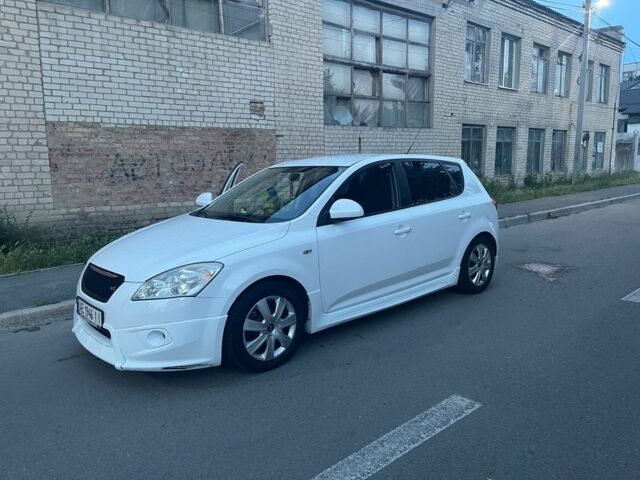 Білий Кіа Сід, об'ємом двигуна 1.6 л та пробігом 220 тис. км за 5700 $, фото 1 на Automoto.ua