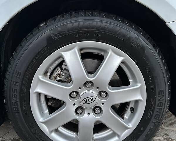 Белый Киа Сид, объемом двигателя 1.6 л и пробегом 229 тыс. км за 5799 $, фото 18 на Automoto.ua