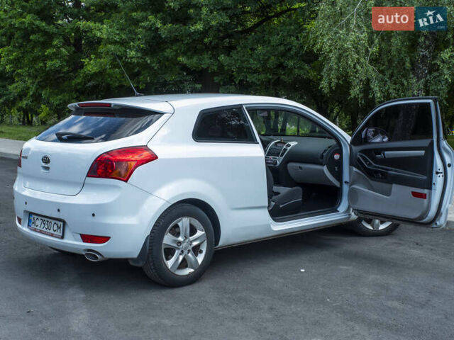 Белый Киа Сид, объемом двигателя 1.4 л и пробегом 126 тыс. км за 4950 $, фото 12 на Automoto.ua