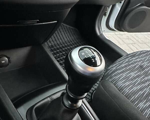 Белый Киа Сид, объемом двигателя 1.6 л и пробегом 229 тыс. км за 5799 $, фото 51 на Automoto.ua