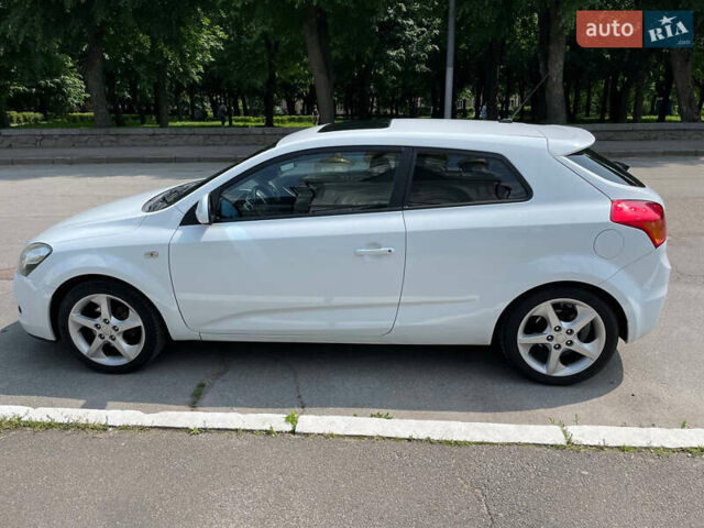 Белый Киа Сид, объемом двигателя 1.6 л и пробегом 234 тыс. км за 5750 $, фото 11 на Automoto.ua
