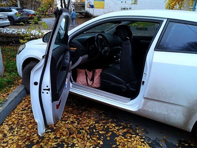 Білий Кіа Сід, об'ємом двигуна 1.6 л та пробігом 1200 тис. км за 5000 $, фото 2 на Automoto.ua