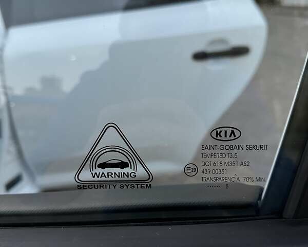 Белый Киа Сид, объемом двигателя 1.6 л и пробегом 229 тыс. км за 5799 $, фото 16 на Automoto.ua