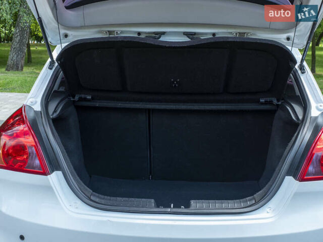 Белый Киа Сид, объемом двигателя 1.4 л и пробегом 126 тыс. км за 4950 $, фото 15 на Automoto.ua