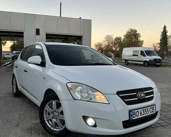 Белый Киа Сид, объемом двигателя 1.6 л и пробегом 229 тыс. км за 5799 $, фото 2 на Automoto.ua