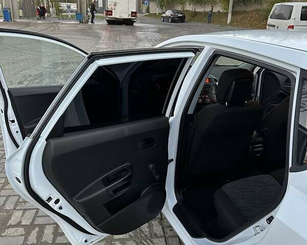 Белый Киа Сид, объемом двигателя 1.6 л и пробегом 229 тыс. км за 5799 $, фото 21 на Automoto.ua