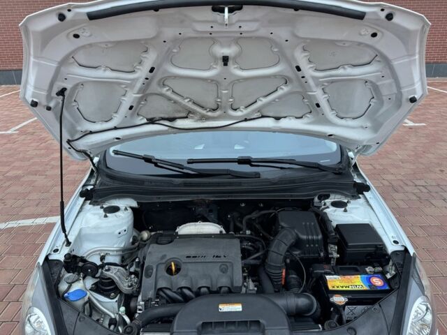 Білий Кіа Сід, об'ємом двигуна 1.6 л та пробігом 167 тис. км за 5700 $, фото 19 на Automoto.ua