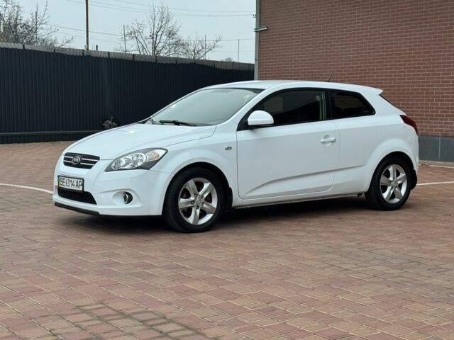 Білий Кіа Сід, об'ємом двигуна 1.6 л та пробігом 167 тис. км за 5700 $, фото 3 на Automoto.ua