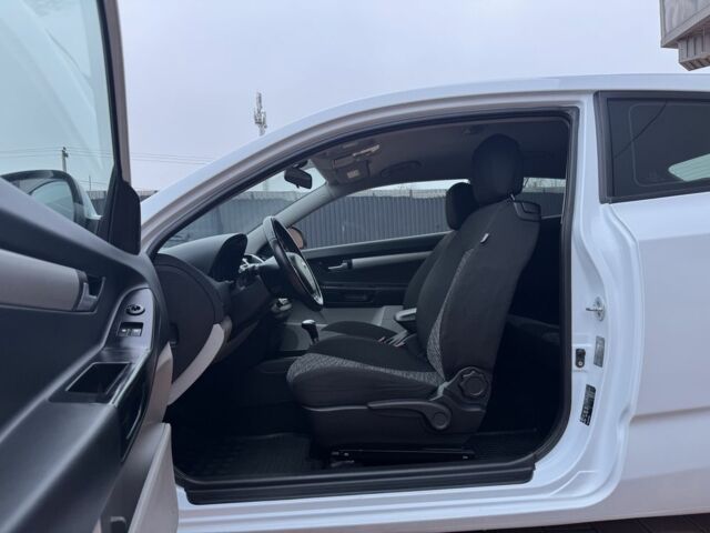 Білий Кіа Сід, об'ємом двигуна 1.6 л та пробігом 167 тис. км за 5700 $, фото 11 на Automoto.ua