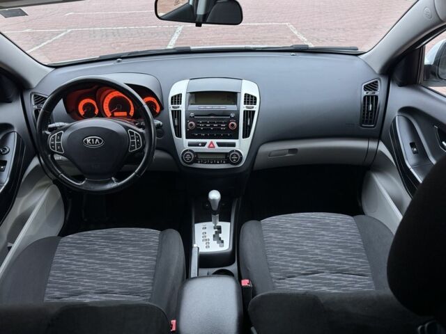 Білий Кіа Сід, об'ємом двигуна 1.6 л та пробігом 167 тис. км за 5700 $, фото 15 на Automoto.ua