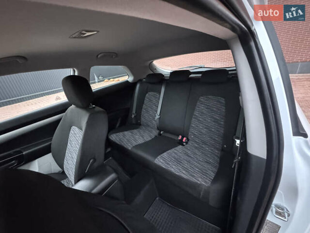 Белый Киа Сид, объемом двигателя 1.6 л и пробегом 167 тыс. км за 5700 $, фото 13 на Automoto.ua