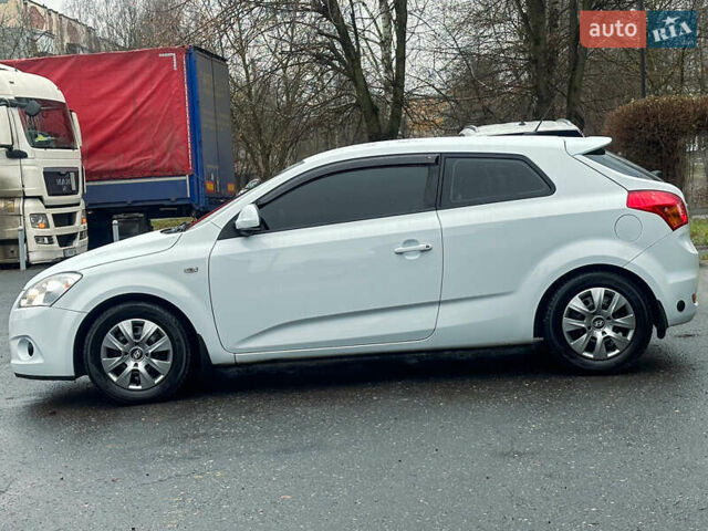 Белый Киа Сид, объемом двигателя 1.4 л и пробегом 178 тыс. км за 4777 $, фото 6 на Automoto.ua