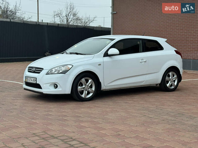 Белый Киа Сид, объемом двигателя 1.6 л и пробегом 167 тыс. км за 5700 $, фото 2 на Automoto.ua
