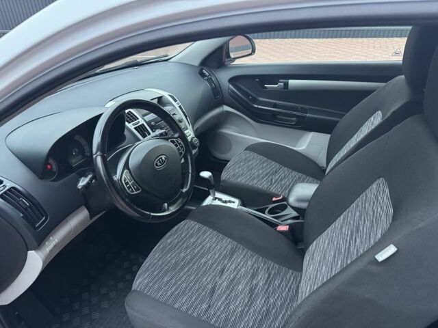 Білий Кіа Сід, об'ємом двигуна 1.6 л та пробігом 167 тис. км за 5700 $, фото 12 на Automoto.ua