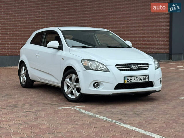Белый Киа Сид, объемом двигателя 1.6 л и пробегом 167 тыс. км за 5700 $, фото 1 на Automoto.ua