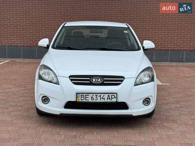 Белый Киа Сид, объемом двигателя 1.6 л и пробегом 167 тыс. км за 5700 $, фото 3 на Automoto.ua