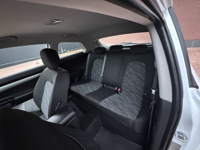 Білий Кіа Сід, об'ємом двигуна 1.6 л та пробігом 167 тис. км за 5700 $, фото 13 на Automoto.ua