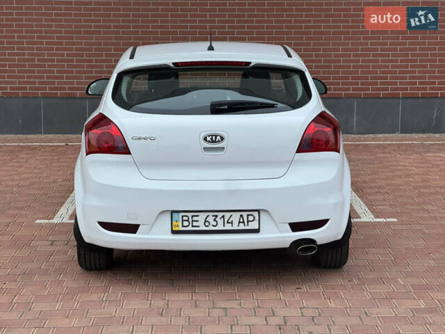 Белый Киа Сид, объемом двигателя 1.6 л и пробегом 167 тыс. км за 5700 $, фото 9 на Automoto.ua