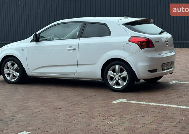 Белый Киа Сид, объемом двигателя 1.6 л и пробегом 167 тыс. км за 5700 $, фото 6 на Automoto.ua