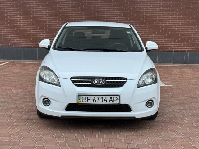 Білий Кіа Сід, об'ємом двигуна 1.6 л та пробігом 167 тис. км за 5700 $, фото 1 на Automoto.ua