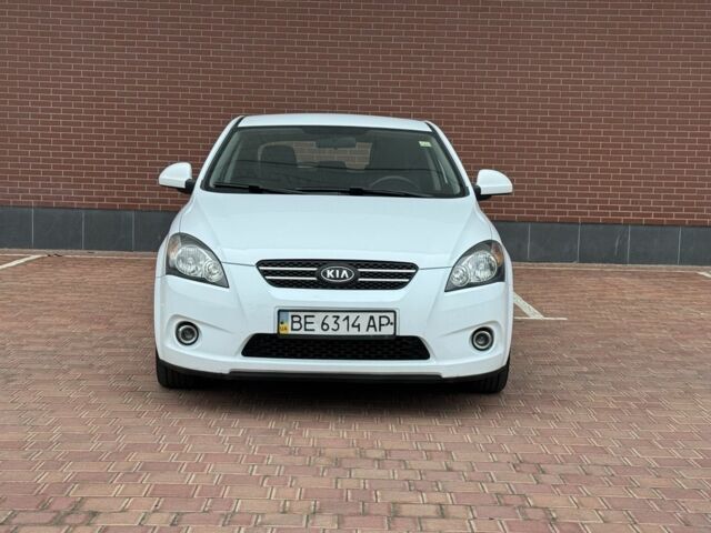 Білий Кіа Сід, об'ємом двигуна 1.6 л та пробігом 167 тис. км за 5700 $, фото 2 на Automoto.ua