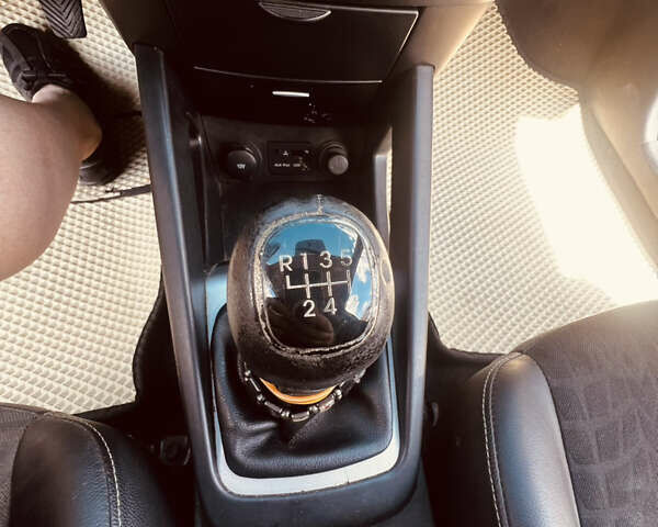 Белый Киа Сид, объемом двигателя 1.6 л и пробегом 230 тыс. км за 6000 $, фото 10 на Automoto.ua