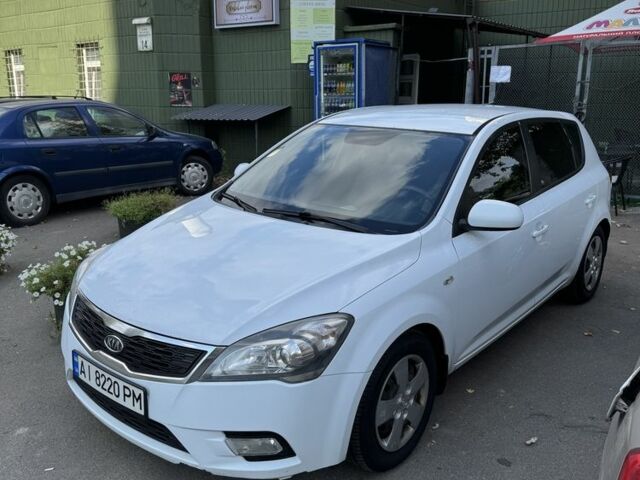 Білий Кіа Сід, об'ємом двигуна 1.6 л та пробігом 350 тис. км за 6750 $, фото 2 на Automoto.ua
