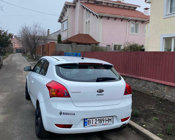 Белый Киа Сид, объемом двигателя 1.4 л и пробегом 181 тыс. км за 5999 $, фото 3 на Automoto.ua