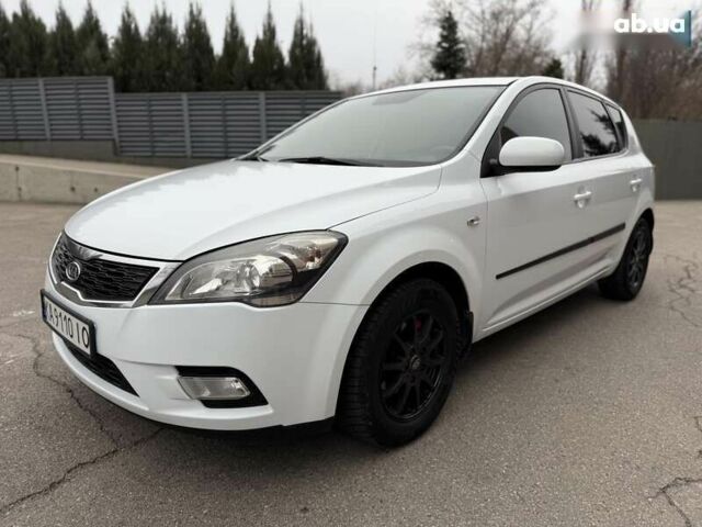 Белый Киа Сид, объемом двигателя 1.6 л и пробегом 193 тыс. км за 6999 $, фото 3 на Automoto.ua